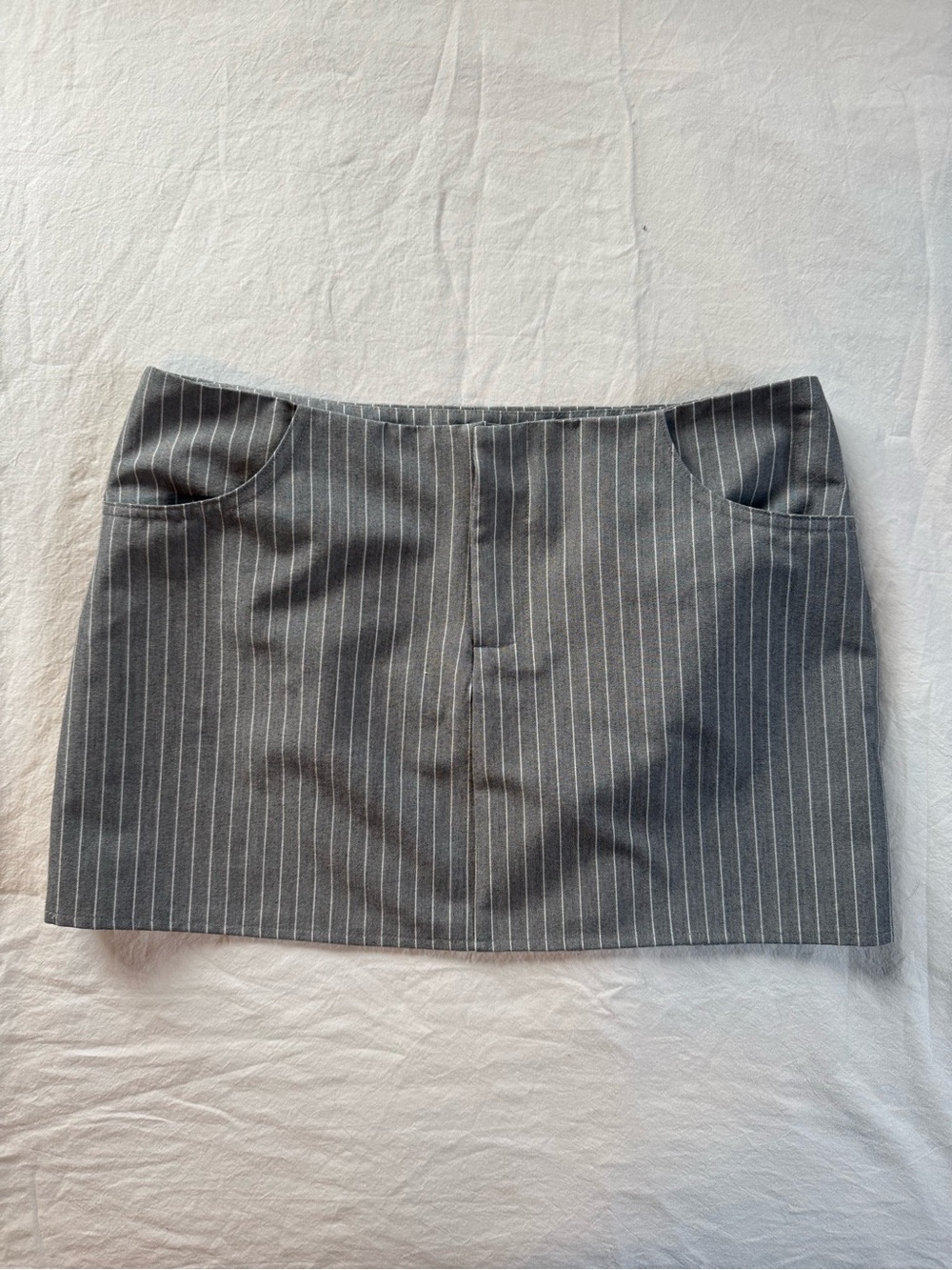 Forever 21 Business Mini Skirt Grey/White Striped Women's Size Medium Zip